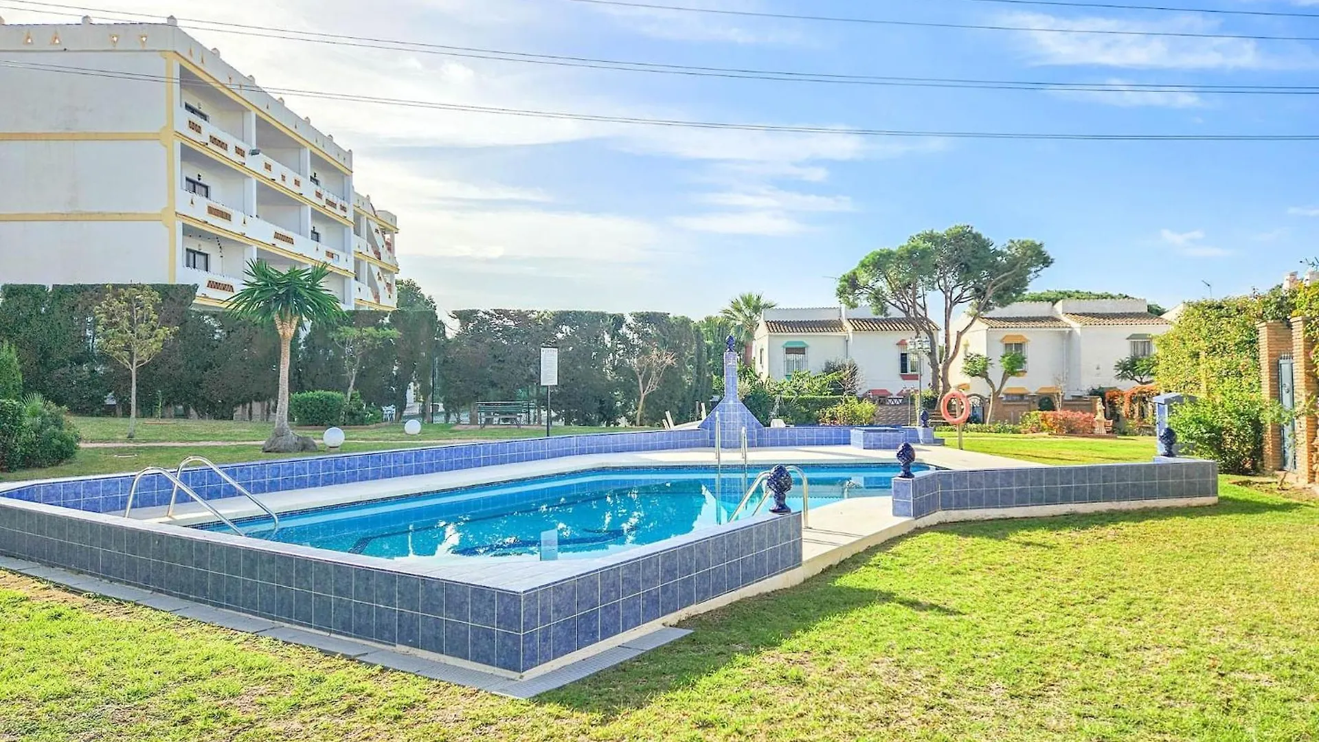 Two Bed House In Calahonda Just 1Km To The Beach MIJAS COSTA Holiday home
