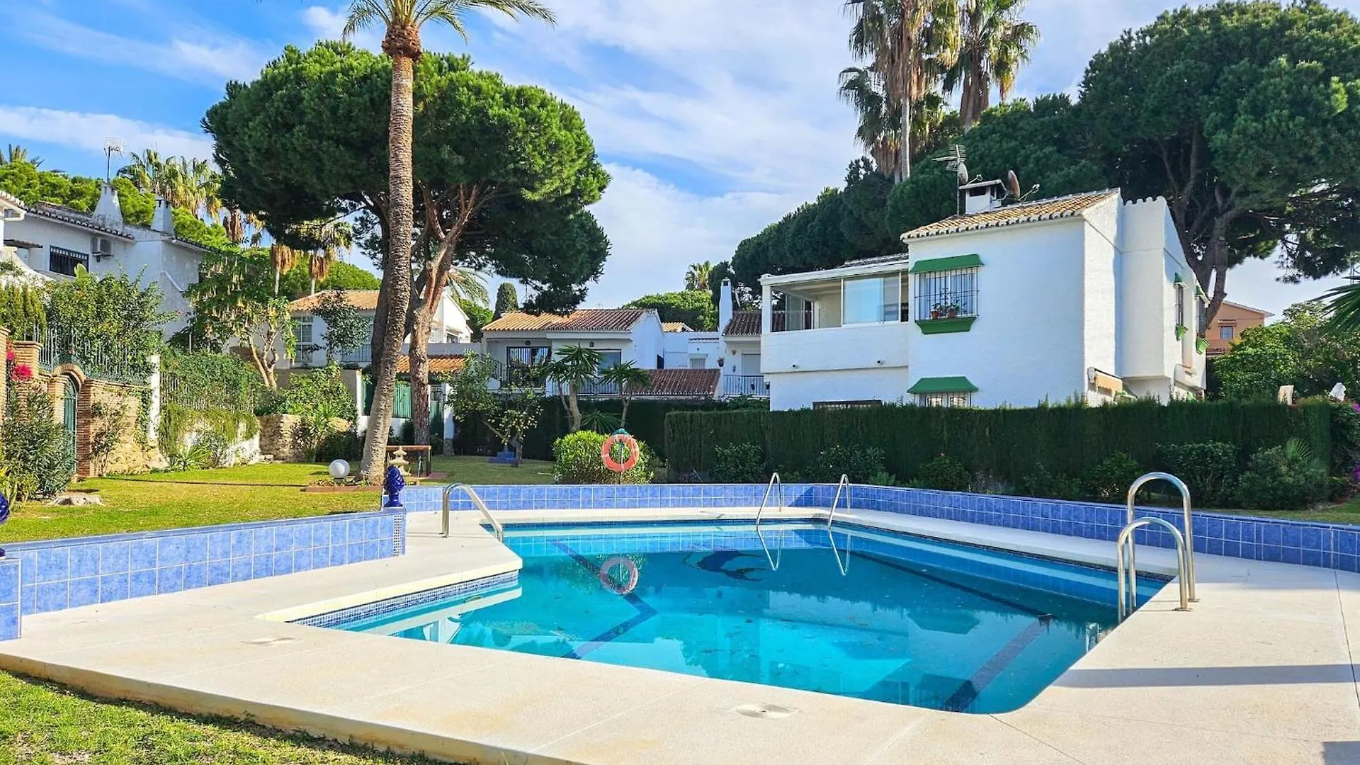 Two Bed House In Calahonda Just 1Km To The Beach location